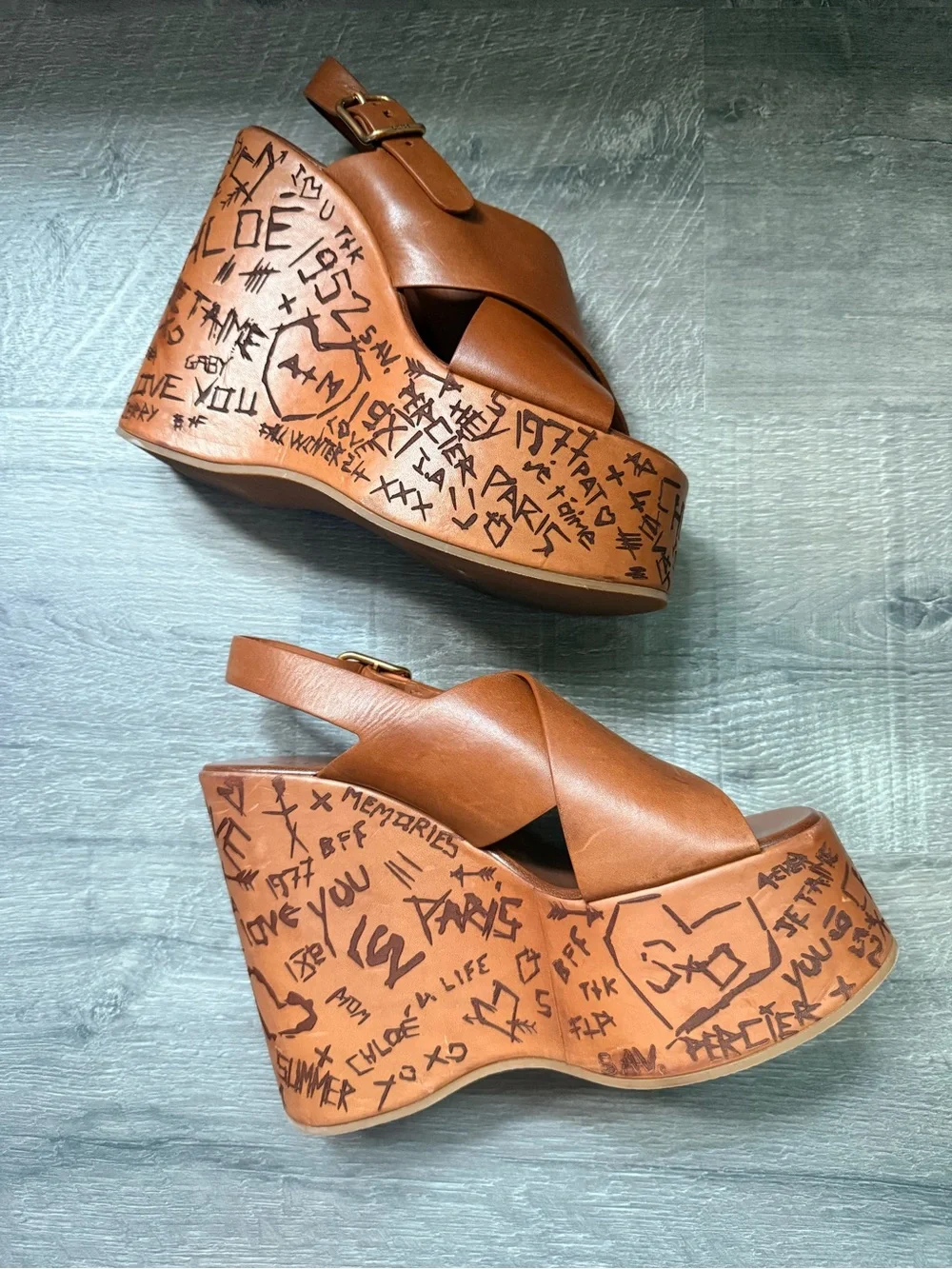 ✨ CHLOE Maxime Leather Crisscross Platform Sandals $1,250